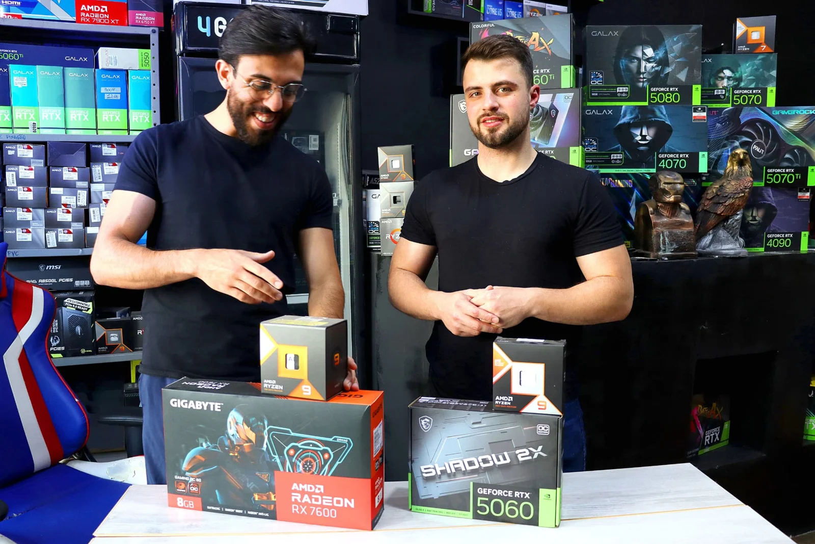 Equipe e componentes de hardware na loja física